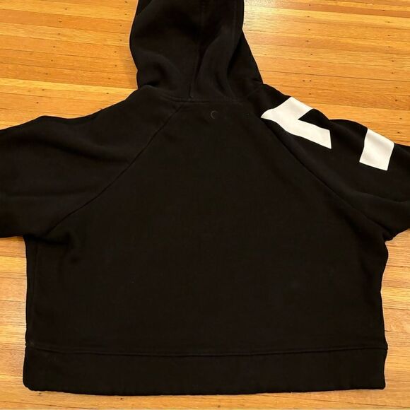Zyia Active black crop hoodie - Picture 3 of 5